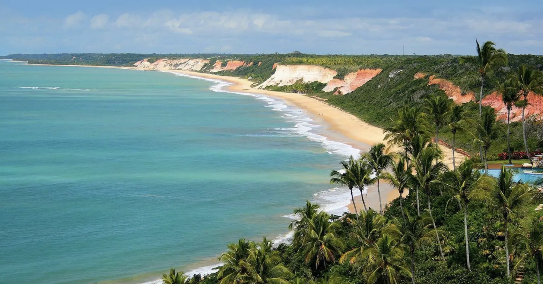Praia Rio da Barra em Trancoso com paisagem natural